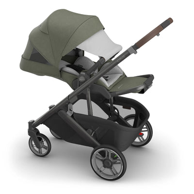 Newborn mode of the Cruz V3 in Evelyn.