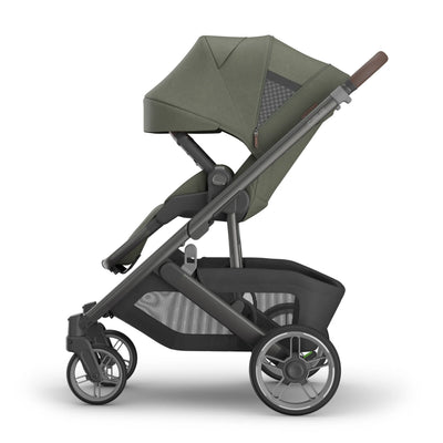 Side shot of the Cruz V3 in Evelyn with the sunshade extended.