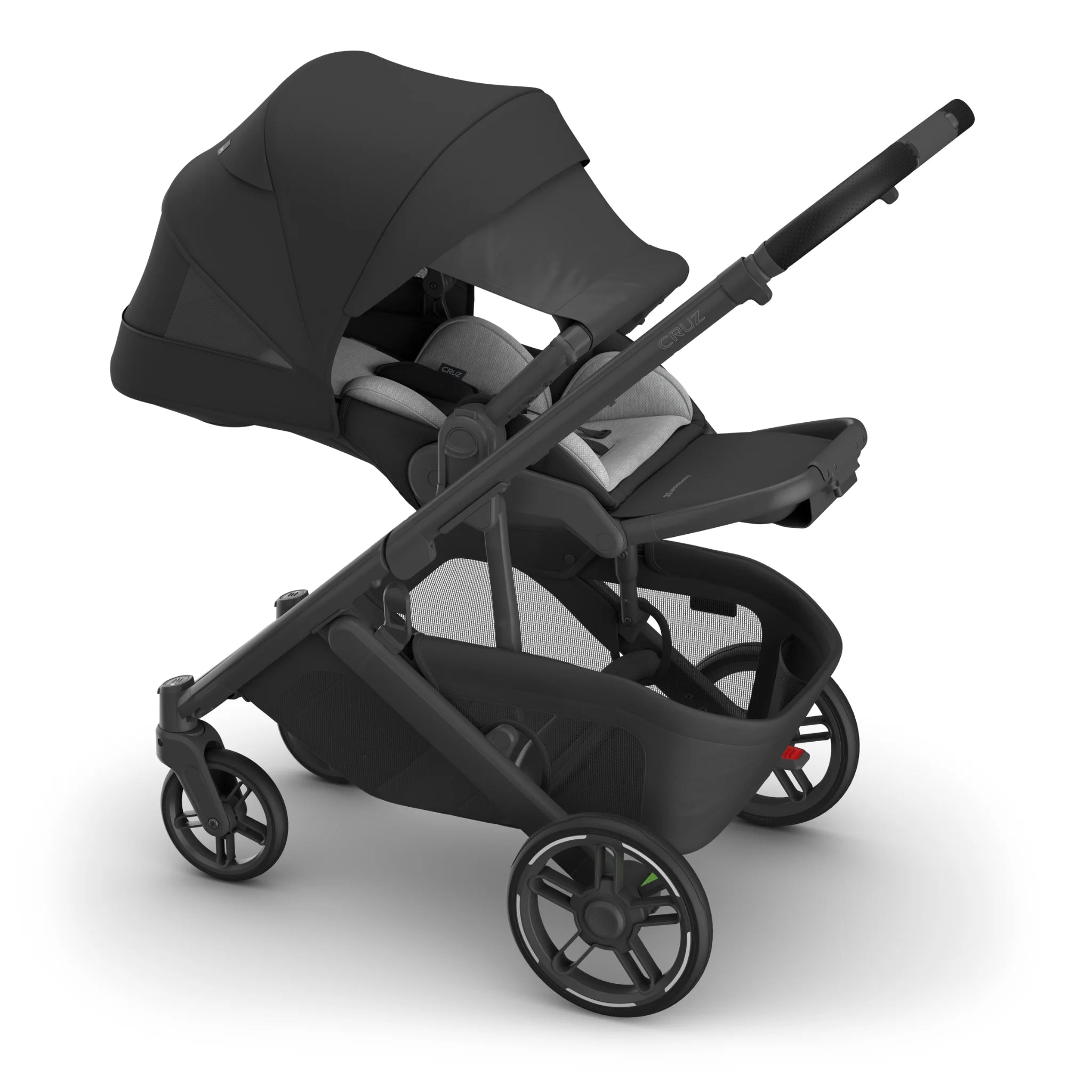 Cruz V3 pram in Jake in newborn mode on white background.