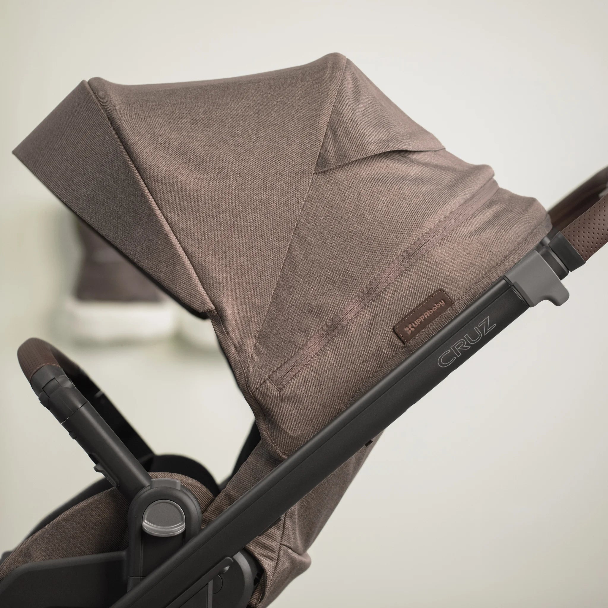 Close up of the Owen fashion of the Cruz V3.