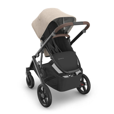 Toddler seat of the Vsita reversed to be parent-facing on Liam fashion.
